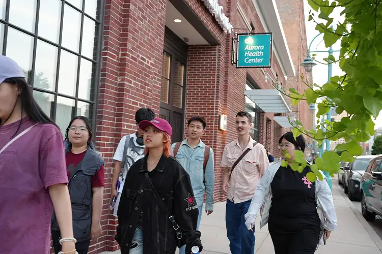 Visiting HBUT students tour Milwaukee 