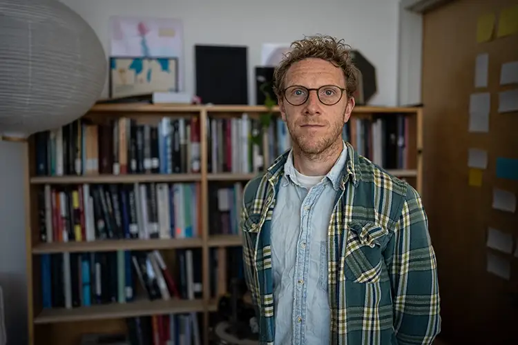 Associate professor of film receives biennial creative research award