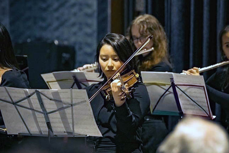 UWM Music Violin Studios and Orchestras Ensembles