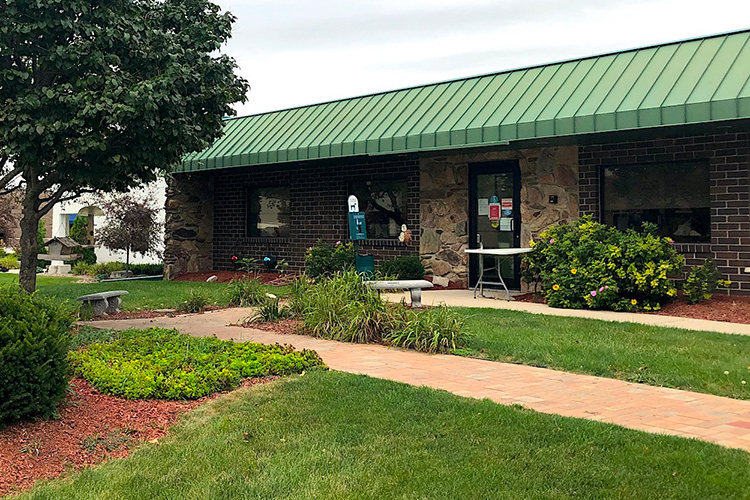 Front of the Elmbrook Humane Society building