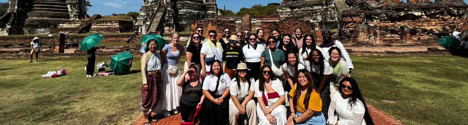 Large group of UWM students abroad in Thailand