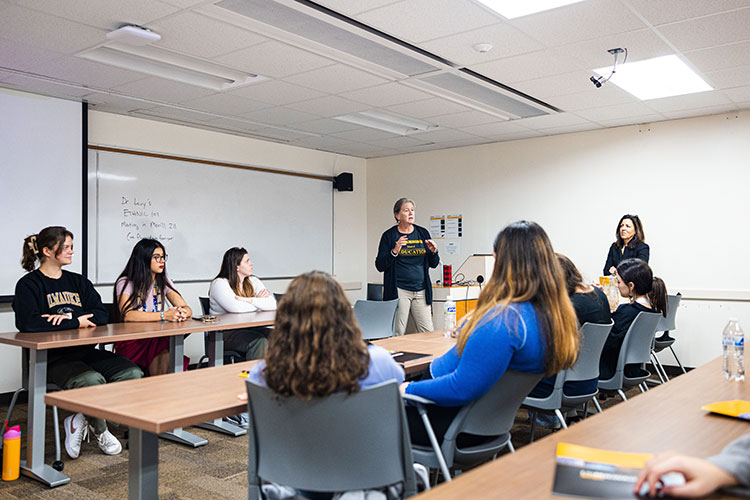 Tara Serebin, School of Education Teaching Faculty, speaks to students during a breakout session at the Future Educators Summit. 