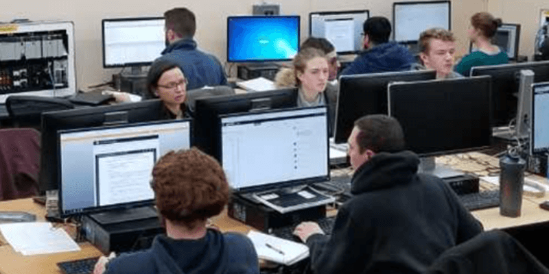 several students in computer lab