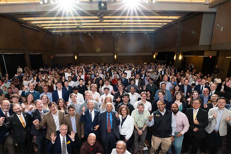 Order of the Engineer 'all in the room' huge group shot.