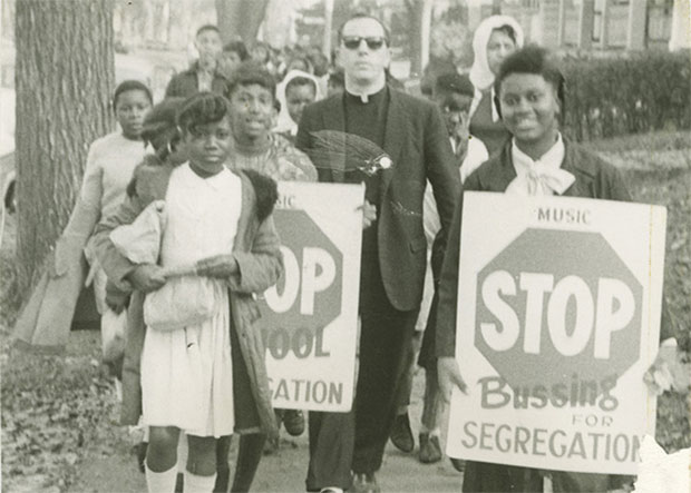 Students marching against segregation