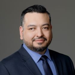 Headshot of Hector Hernandez