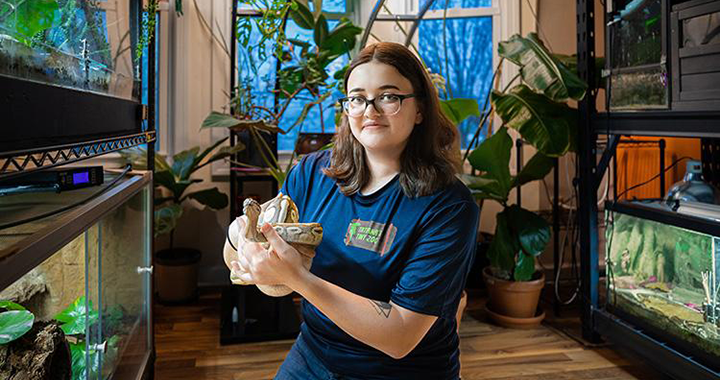 Alumna’s ‘tiny zoo’ aims to quell fears about creepy creatures