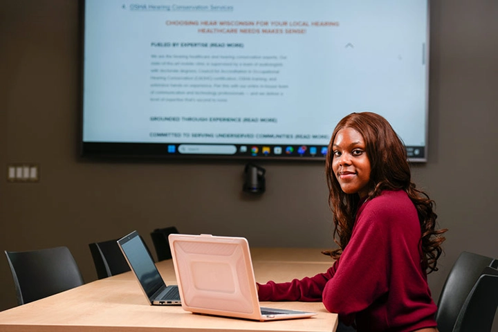 UWM graduate bridges the gap between technology and English