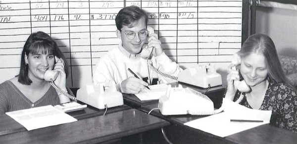 Students make a pitch for UWM in a 1994 fundraising effort