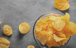 Image of potato chips in a glass bowl