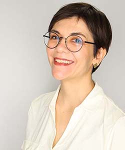 A studio head shot photo of Linnea Laestadius