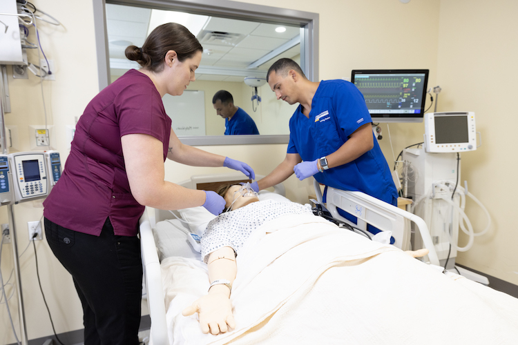 5 Reasons to Earn a Master’s Degree in Nursing