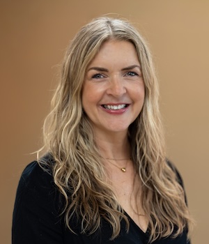 headshot of heidi graham