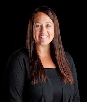 katie lothe headshot