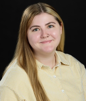 Hannah Schroeder Headshot