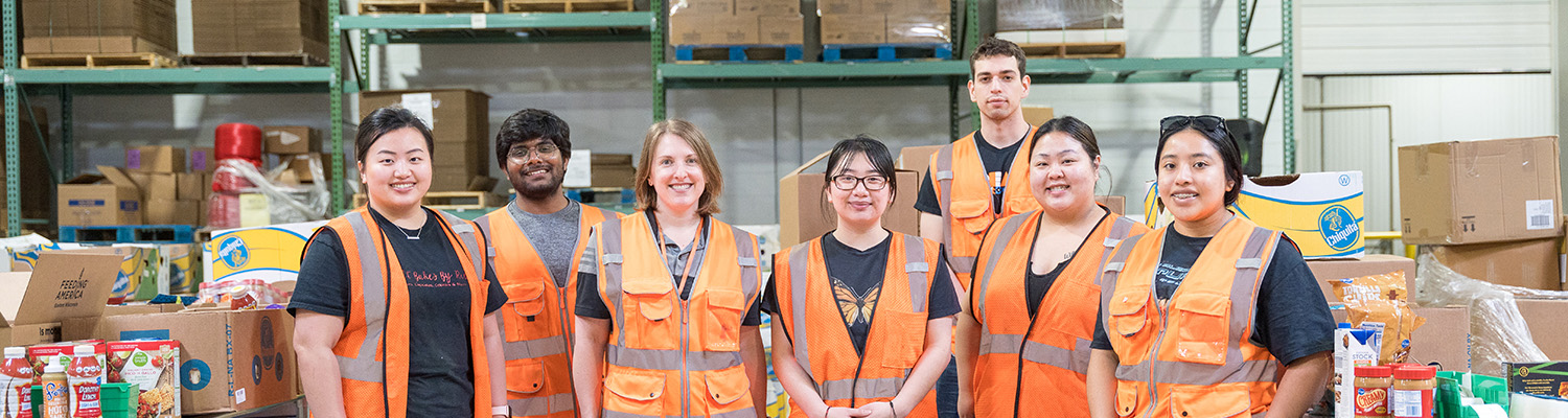 Student volunteers working in Feeding America