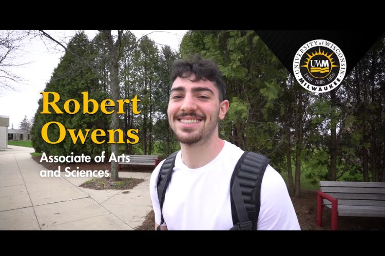 Robert reflects on the impact tutoring and advising had on his experience at the Waukesha campus