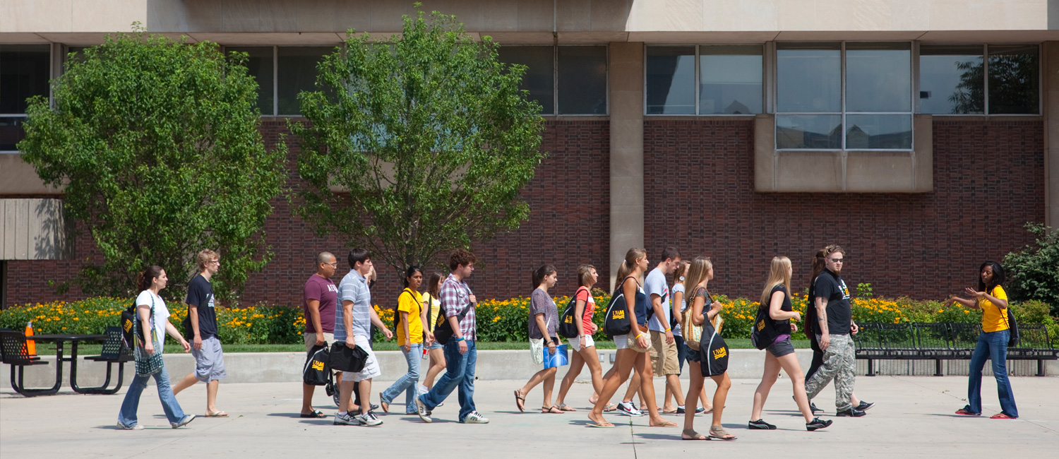 Students touring the UWM campus